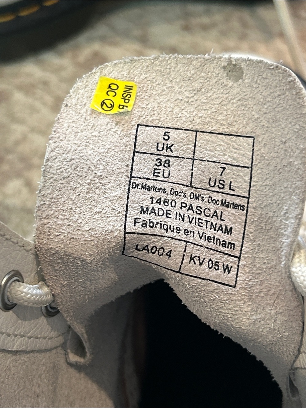 Dr. Martens White Leather Lace-Up Boots size 7 - Picture 5 of 9